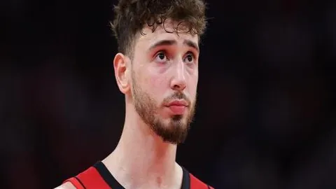 姆巴佩7赛季进球30+，本赛季44战贡献30球佳绩